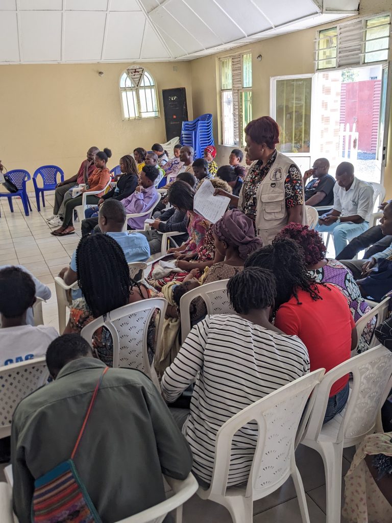 Séance d’entretien de groupe avec les hommes et femmes de la commune de karisimbi sur la SSR et VBG